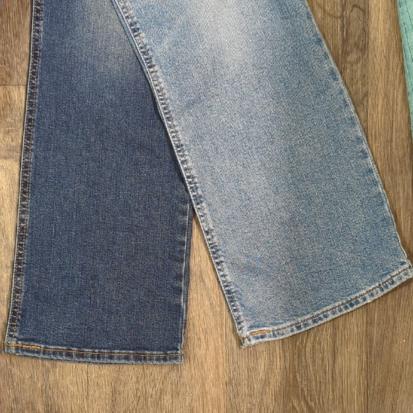 💖 2 Pairs: Levi's Superlow Boot, Medium and Light Wash, Size 27 x 32 💖 - Picture 2 of 6